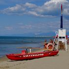 Rettungsboot am Strand von Tirrenia