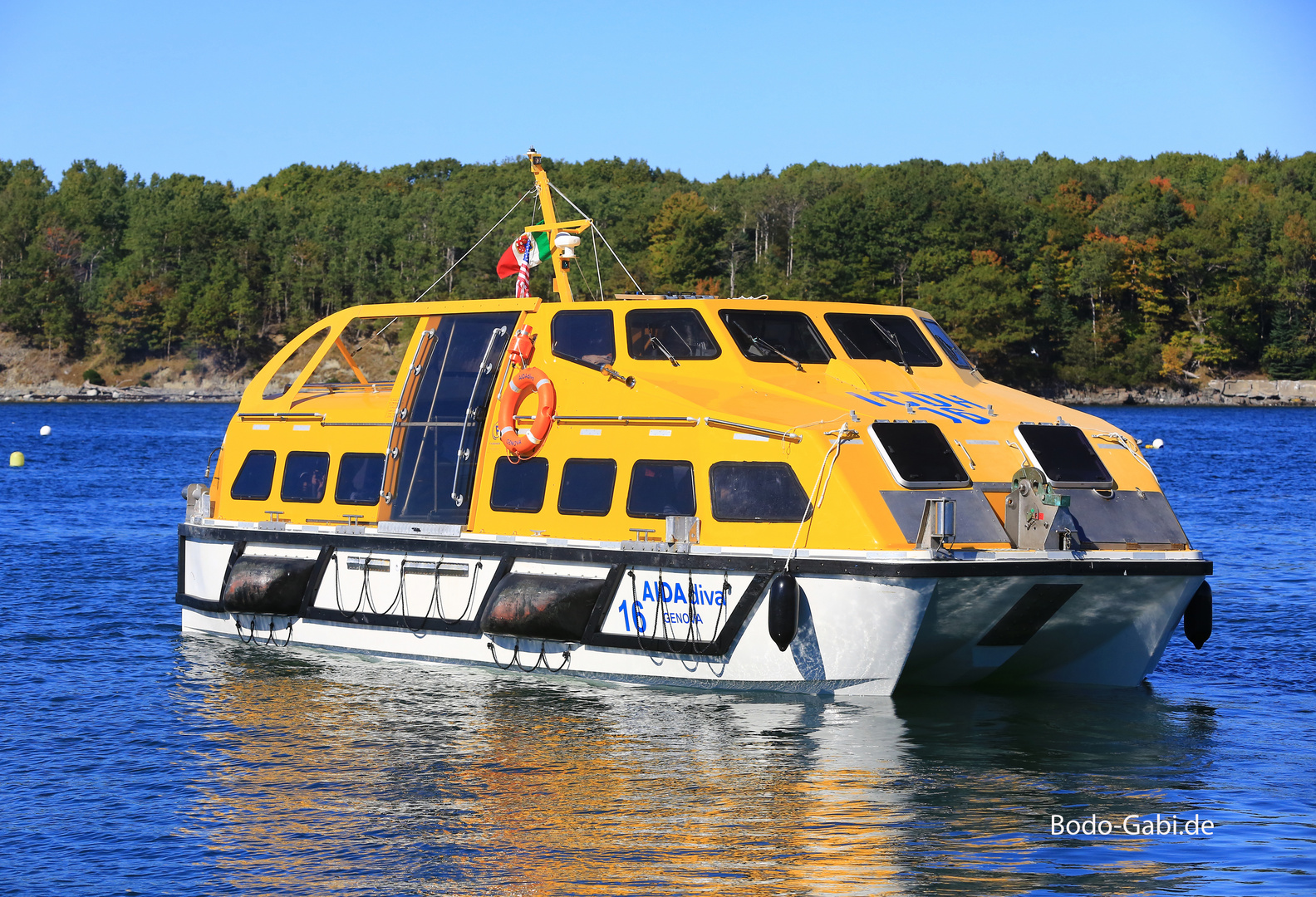 Rettungsboot unterwegs