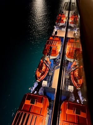 Rettungsboote .. gespiegelt