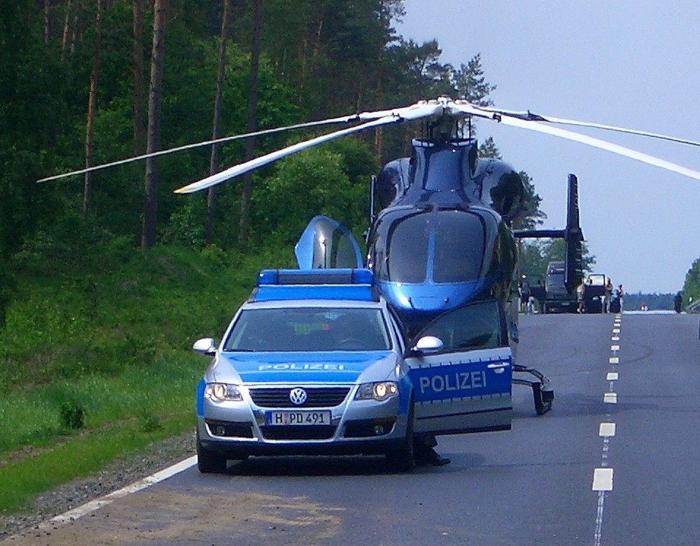 Rettungseinsatz auf der neuen B 6 Trasse zw. Neustadt u. Nienburg