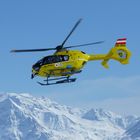 Rettungshelikopter beim Abflug in Sölden Österreich