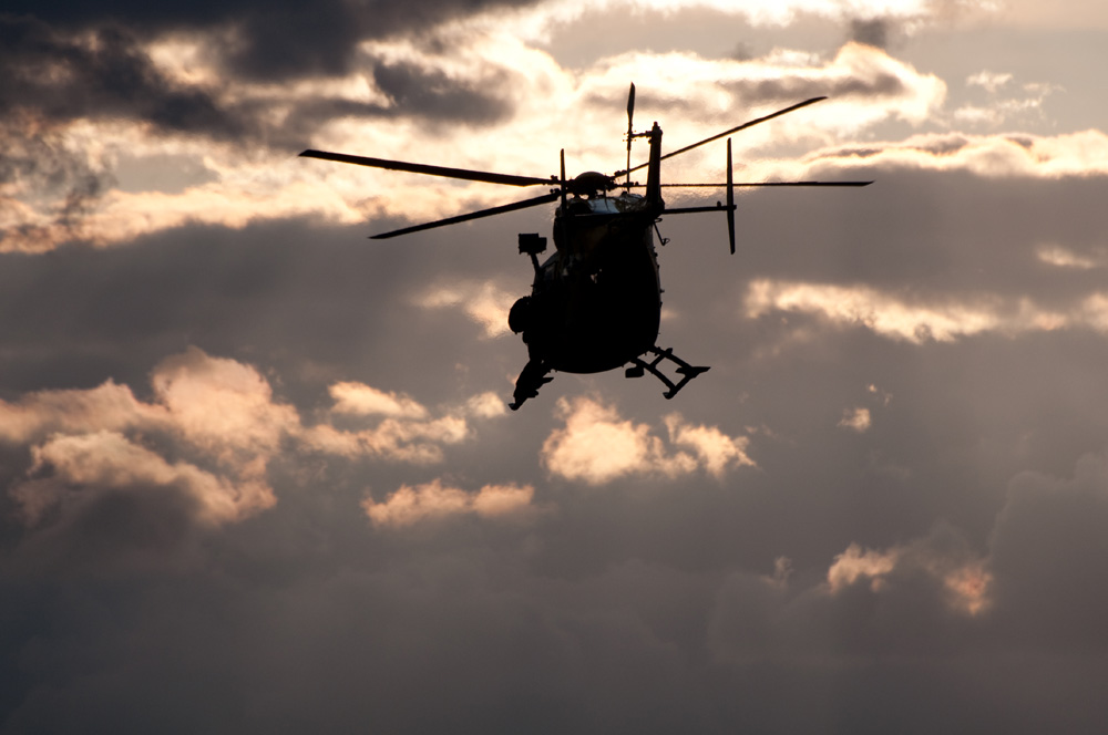 Rettungshubschrauber beim Heimflug