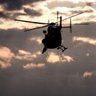 Rettungshubschrauber beim Heimflug