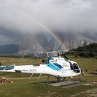 Rettungshubschrauber mit Regenbogen