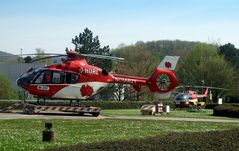 -Rettungshubschrauber Typ EC 135 und einer der Vorgänger-