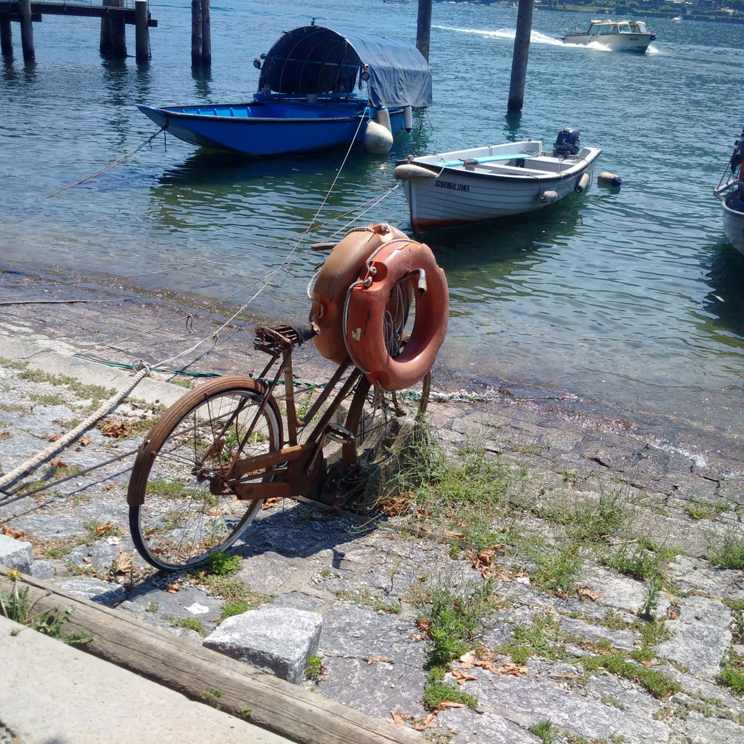 Rettungsringhalter am Lago Maggiore