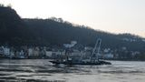 Rettungsstation für das gekenterte Schiff bei St.Goarshausen by Silke X 