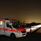 Rettungswagen bei Nacht