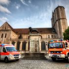 Rettungswagen und Hilfeleistungslöschgruppenfahrzeug
