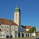 Retz: Stadtpfarrkirche und Volksschule