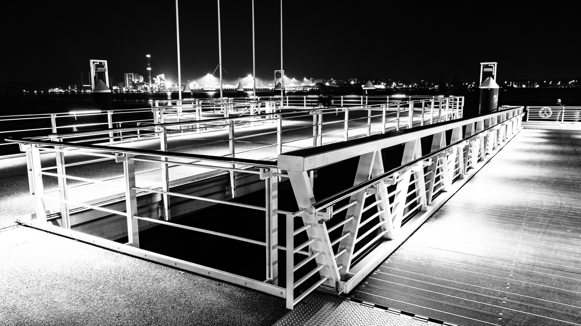 Reventloubrücke SW Kiel by Night