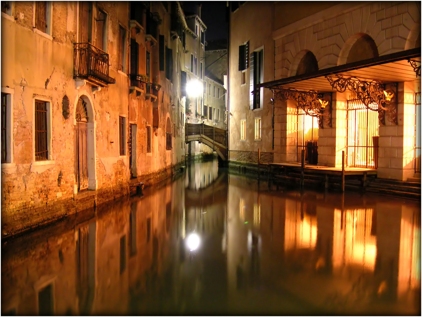 REVERIE - A - VENISE