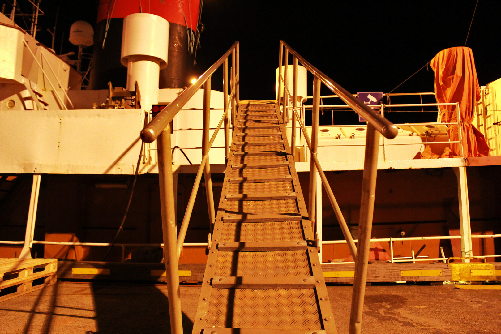 Reykjavik at night harbour 2