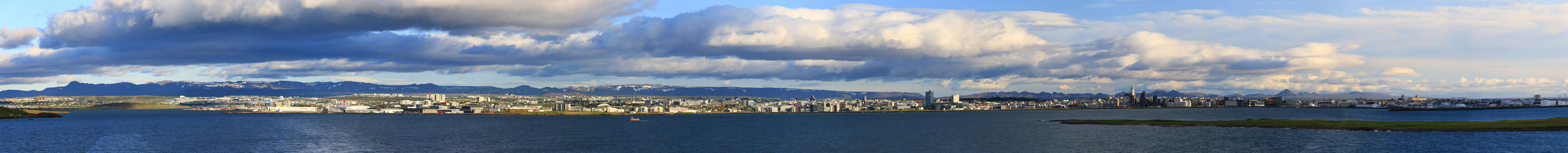 Reykjavik-Panorama aus 39 Hochkant-Aufnahmen