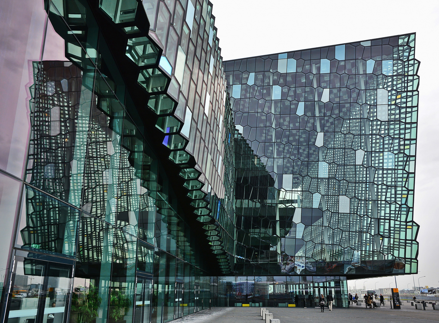 Reykjavik_Harpa-Center