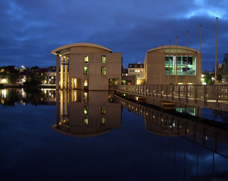 Reykjavik's Rathaus am Stadtteich