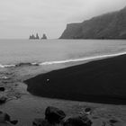 Reynisdrangar Felsen vom Schwarzen Strand in Vik y Myrdal aus Island