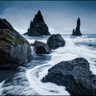 Reynisdrangar im Süden Islands