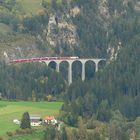 Rhätische Bahn auf dem Landwasserviadukt