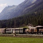 Rhätische Bahn: Güterzug mit Personenbeförderung