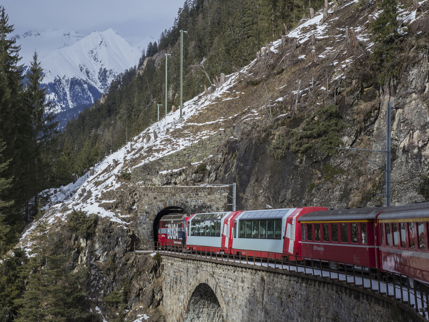 Rhätische Bahn - Tunneleinfahrt