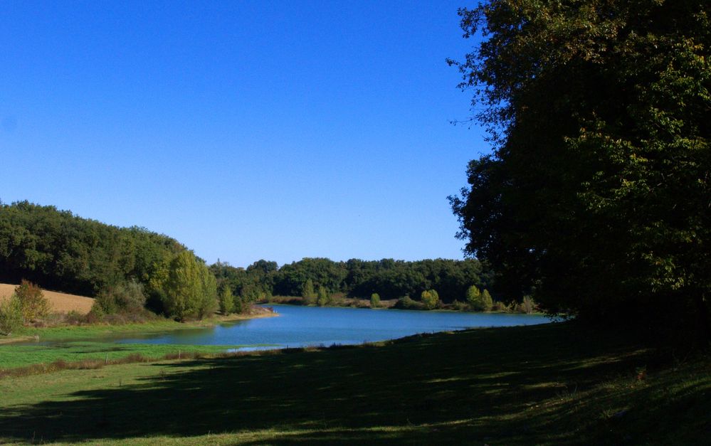 Rhapsody in blue and green - Lac du Bousquetarra (Gers)