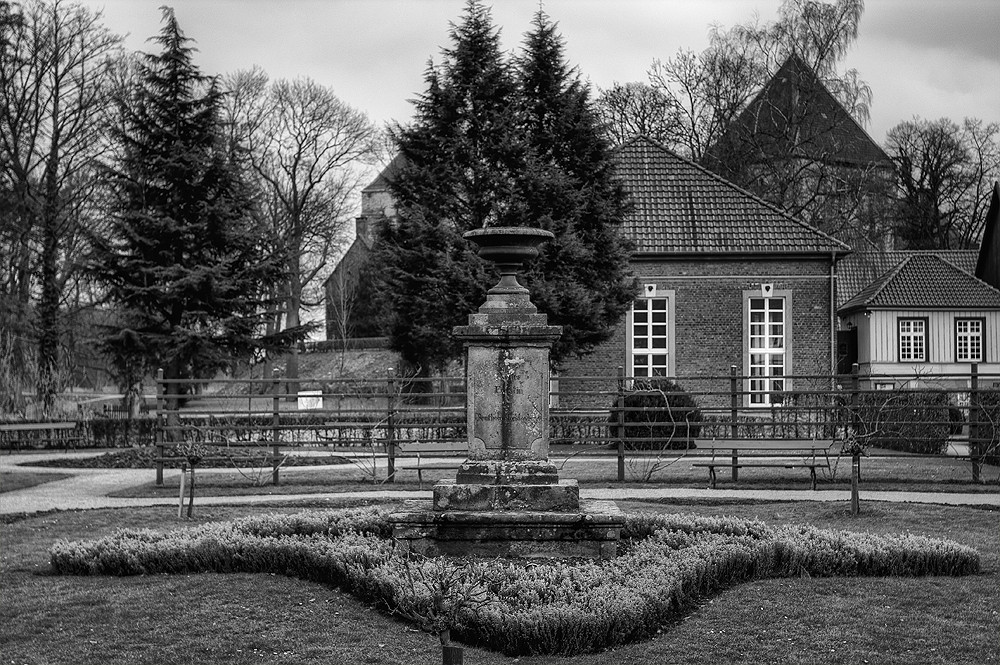 Rheda Schlossgarten / Orangerie BW