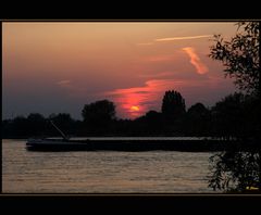 Rhein bei Duisburg