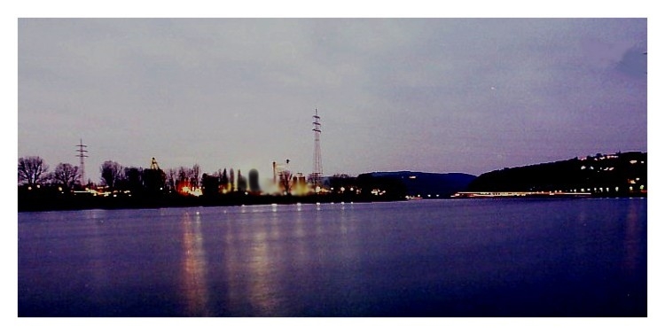 Rhein bei Nacht