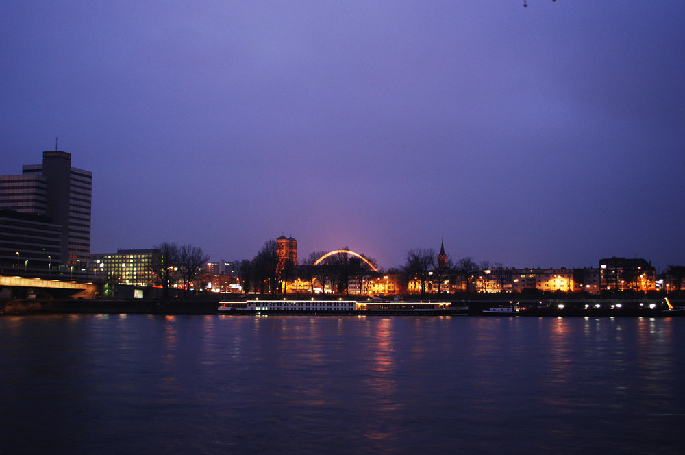 Rhein bei Nacht..