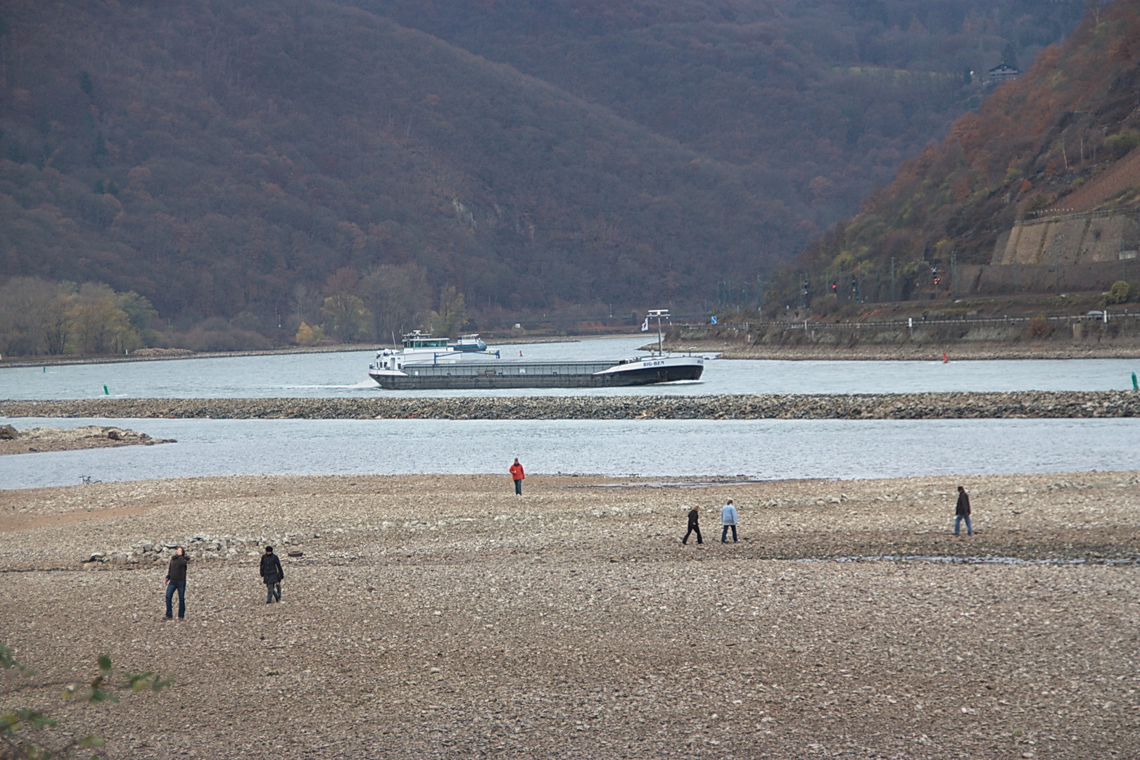 Rhein bei Niedrigstwasser