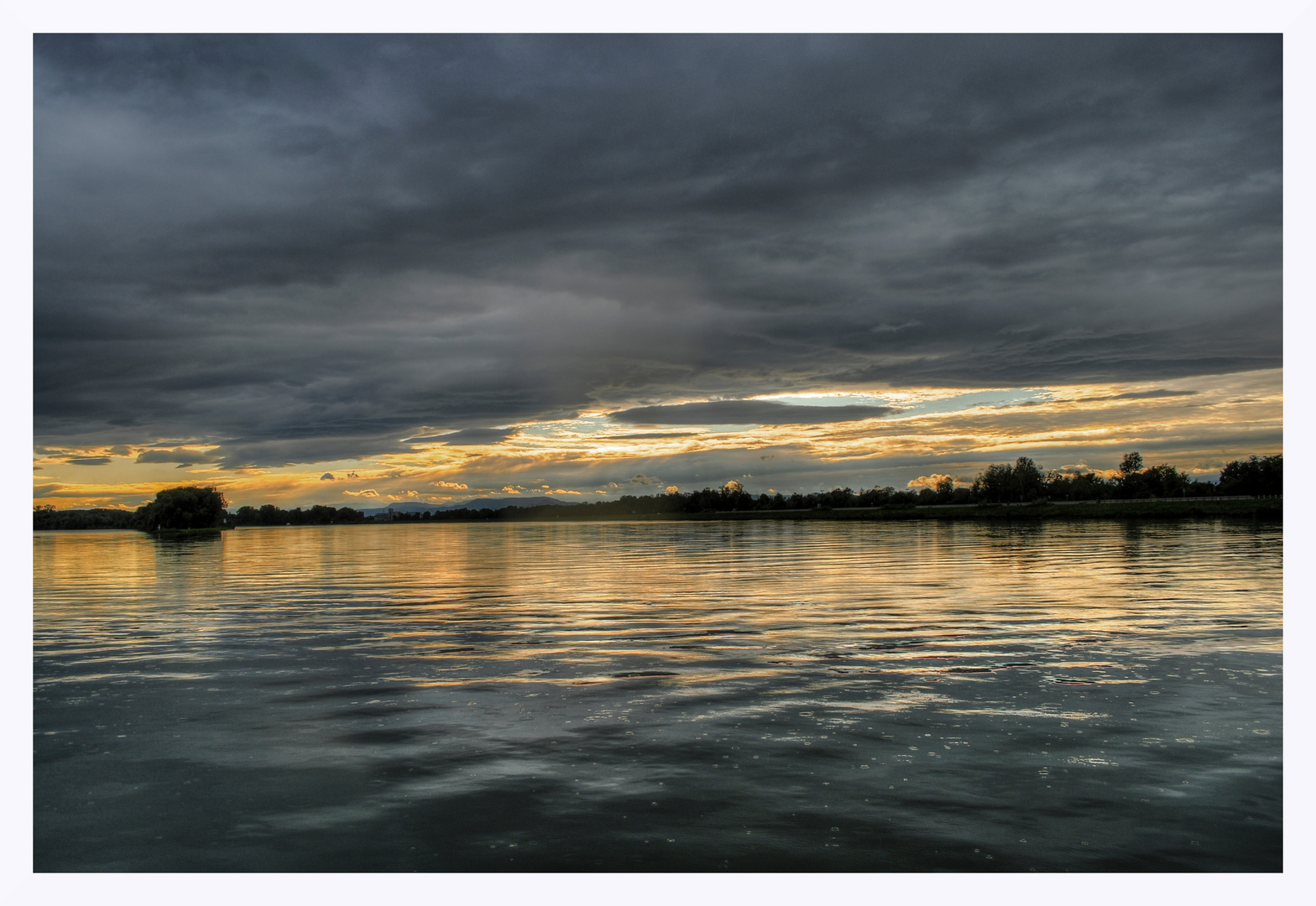 " Rhein bei Regen in Frankreich "