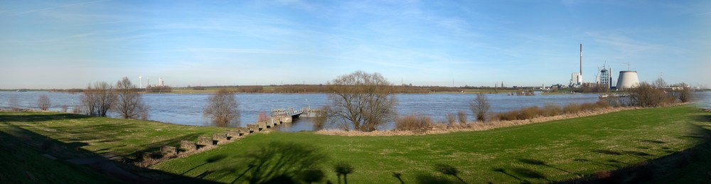 Rhein bei Rheinberg/Orsoy