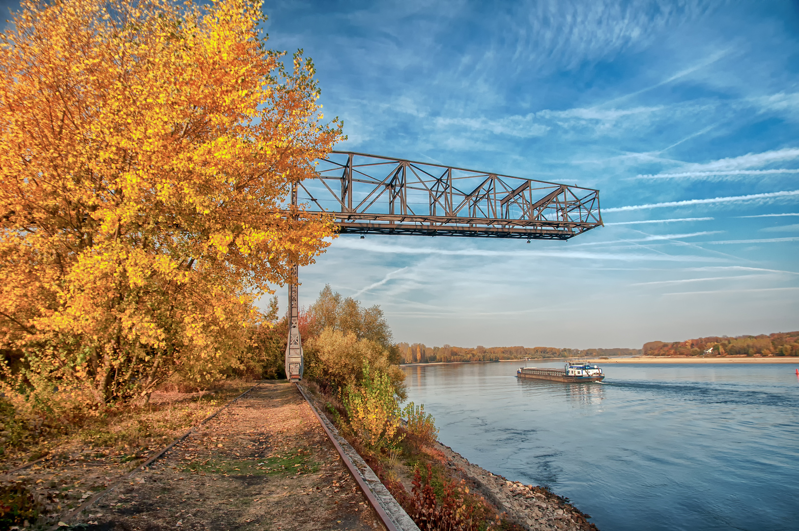 Rhein bei Rheindürkheim