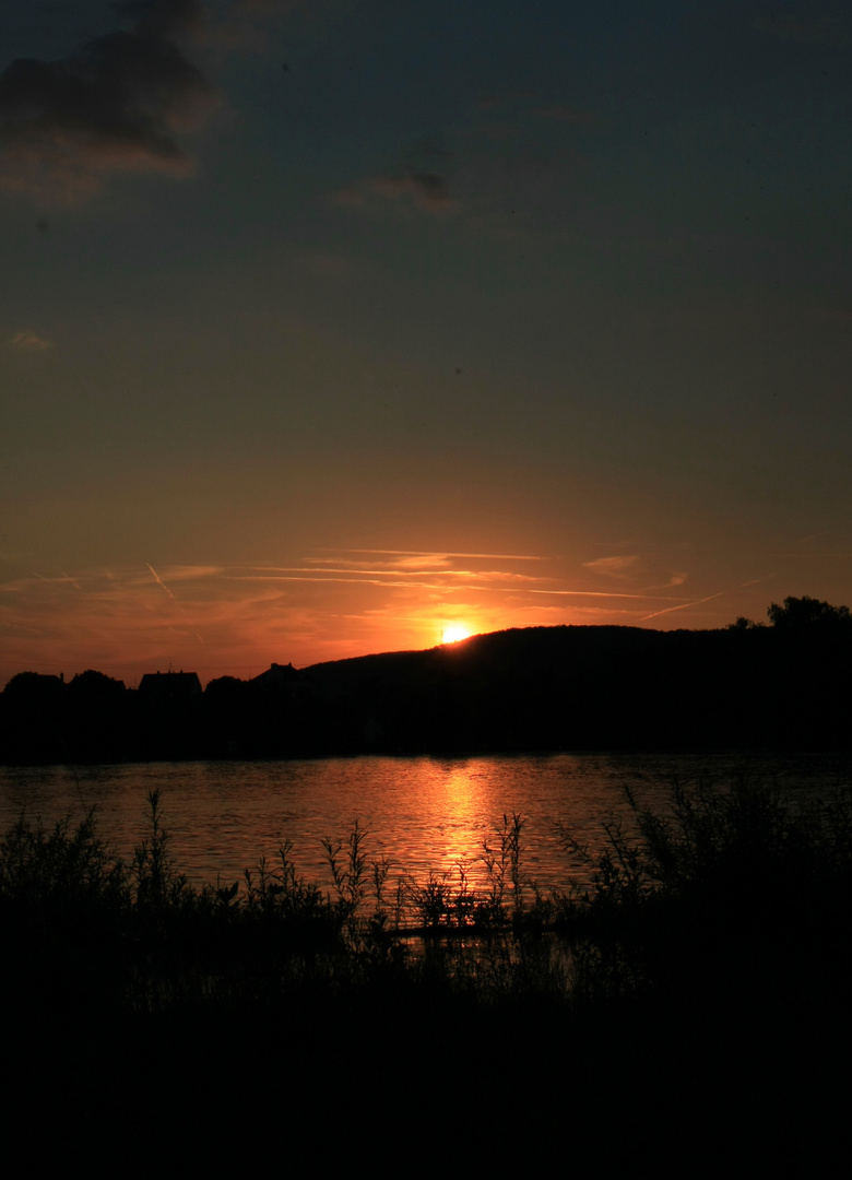 Rhein bei Sonnenuntergang