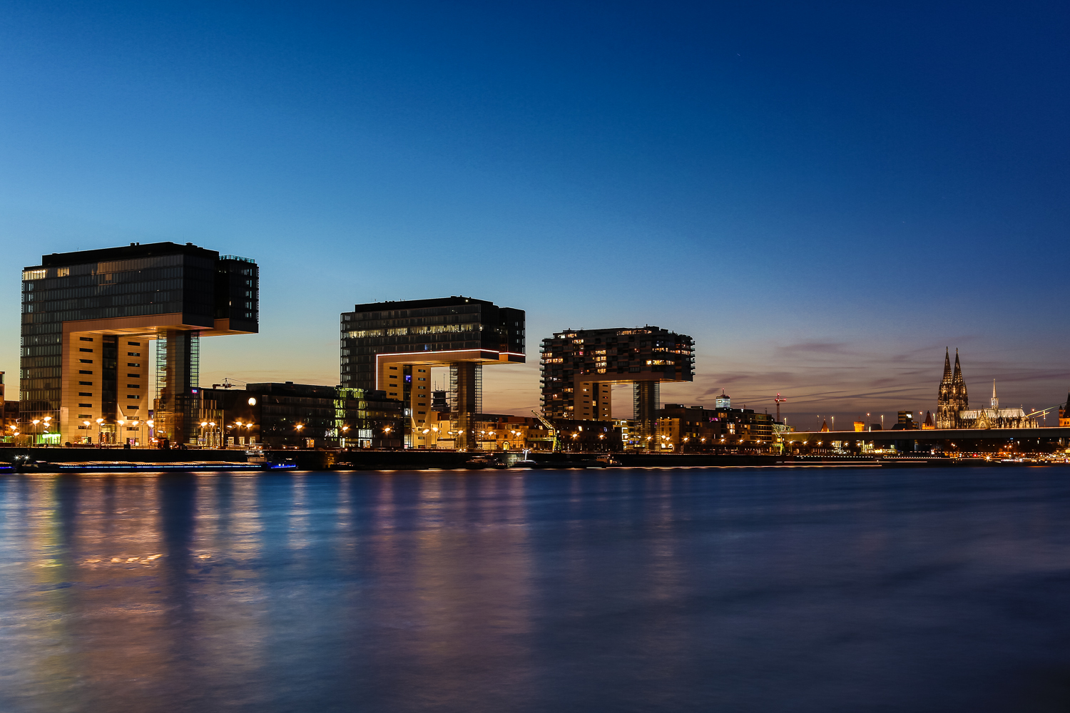 Rhein blaue Stunde