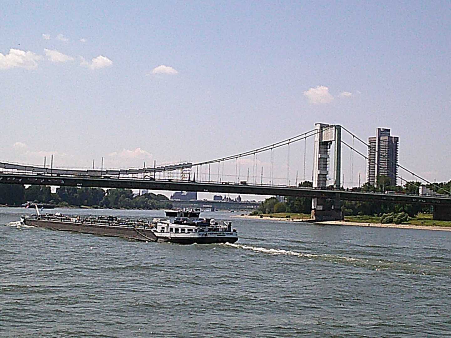 Rhein, Brücke und Job