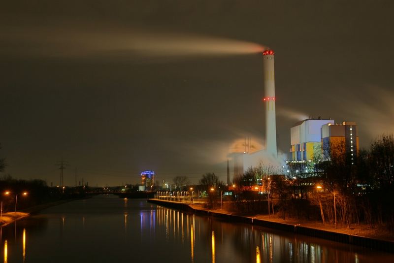 Rhein-Herne-Kanal bei Nacht