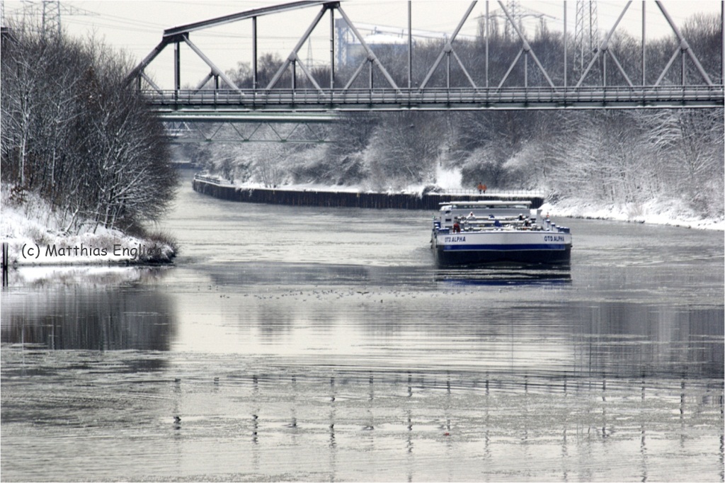 Rhein-Herne-Kanal im Winter