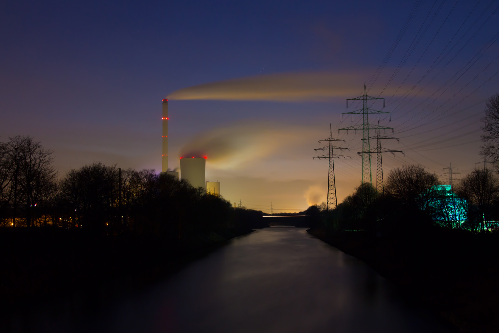 Rhein-Herne-Kanal mit Blick auf STEAG Kraftwerk