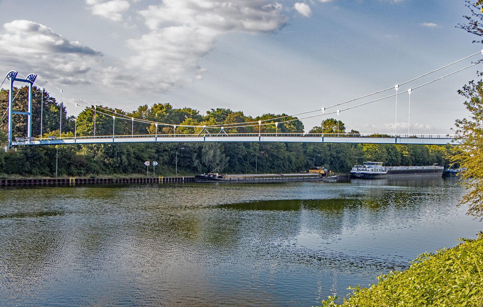 Rhein-Herne Kanal  - Uferstraße Gelsenkirchen