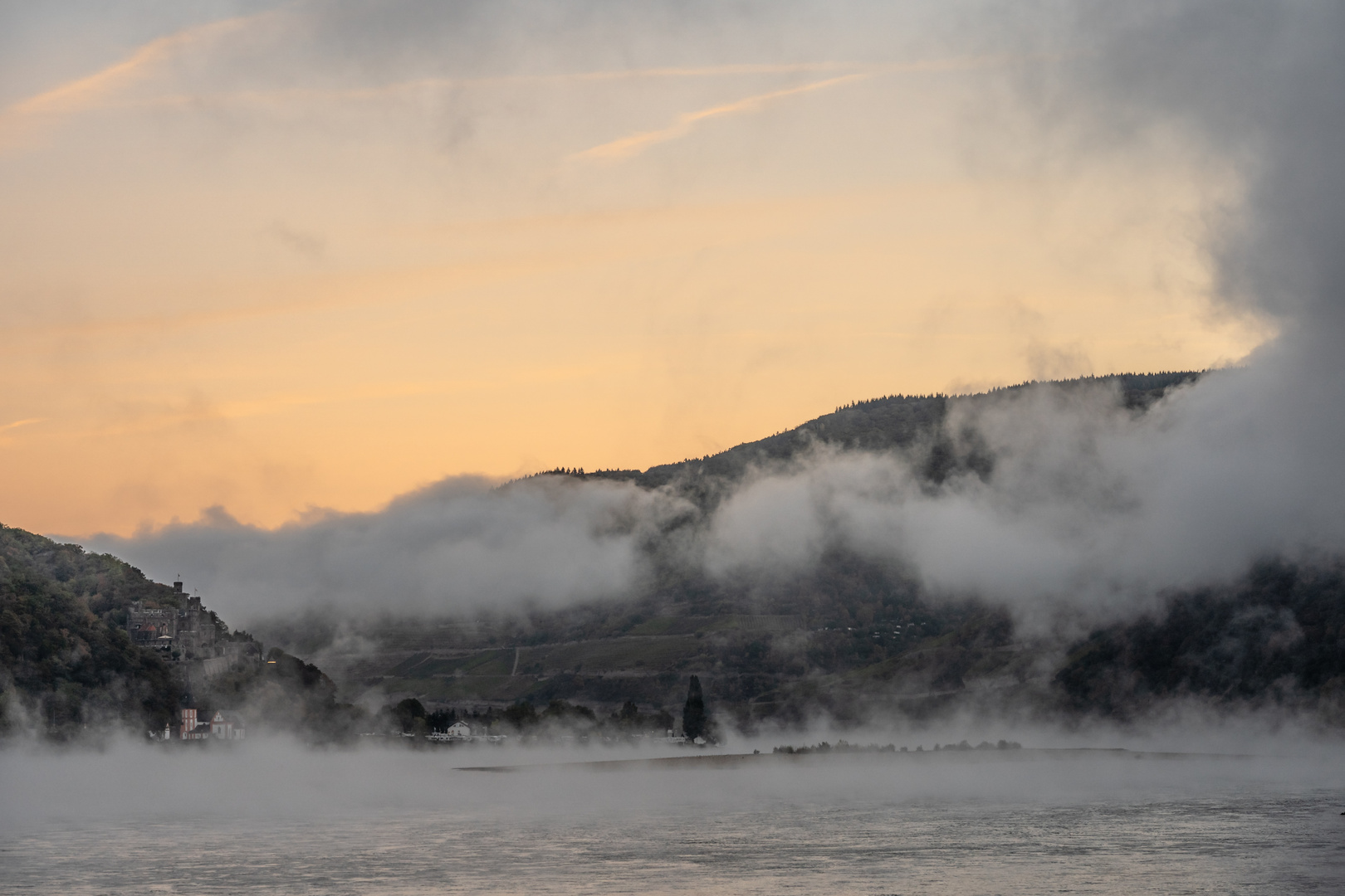 Rhein im Nebel