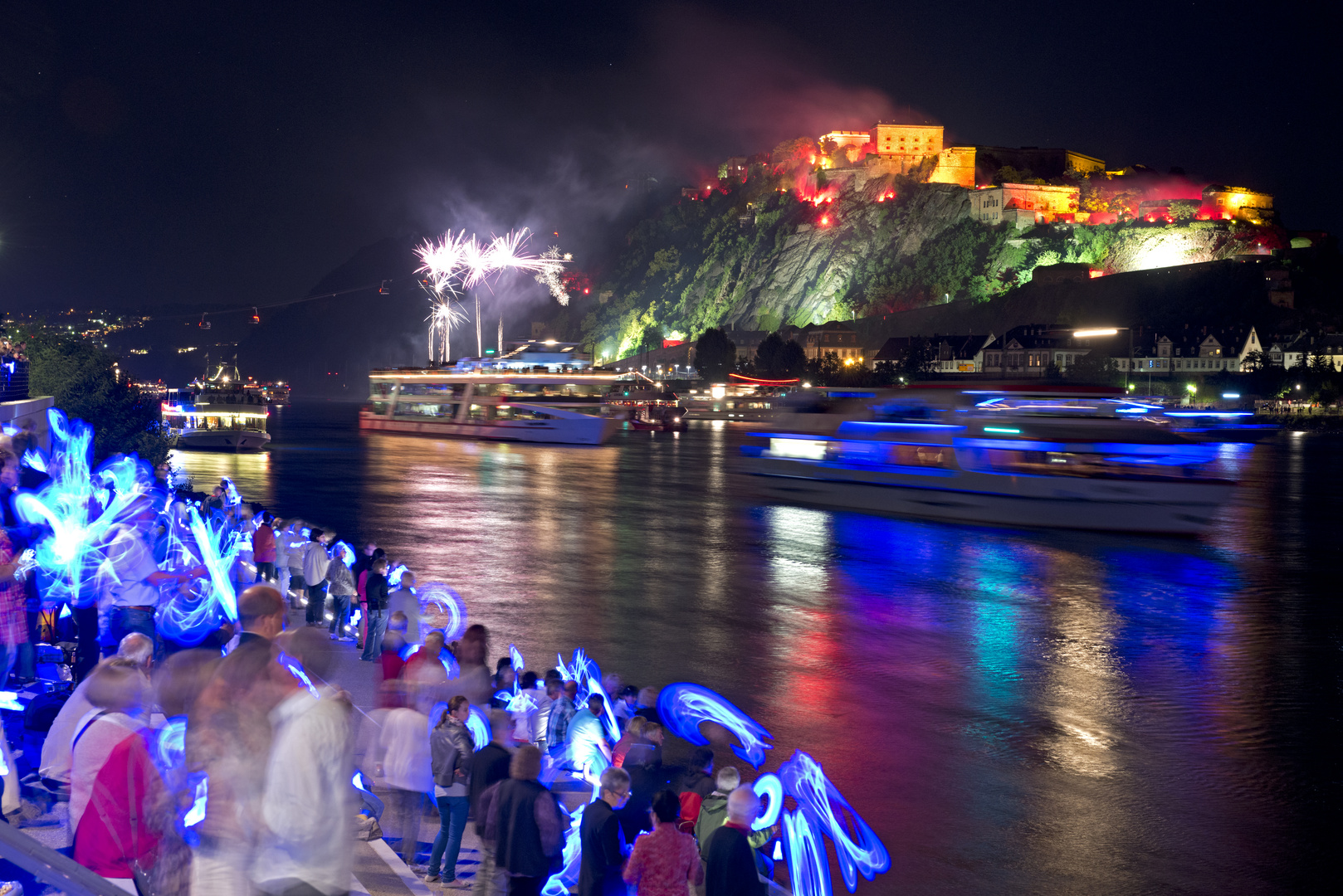 Rhein in Flammen 2012 unmittelbar vor dem Höhenfeuerwerk