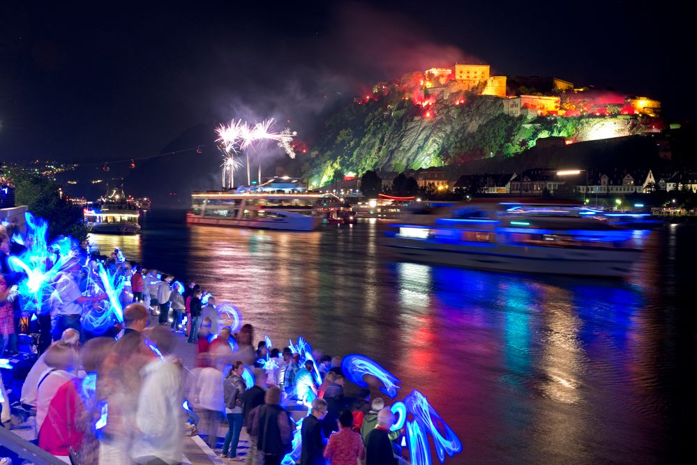 Rhein in Flammen 2012 unmittelbar vor dem Höhenfeuerwerk