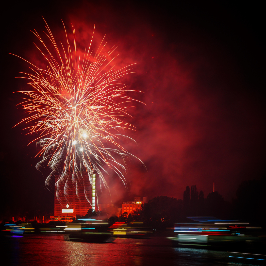 Rhein in Flammen