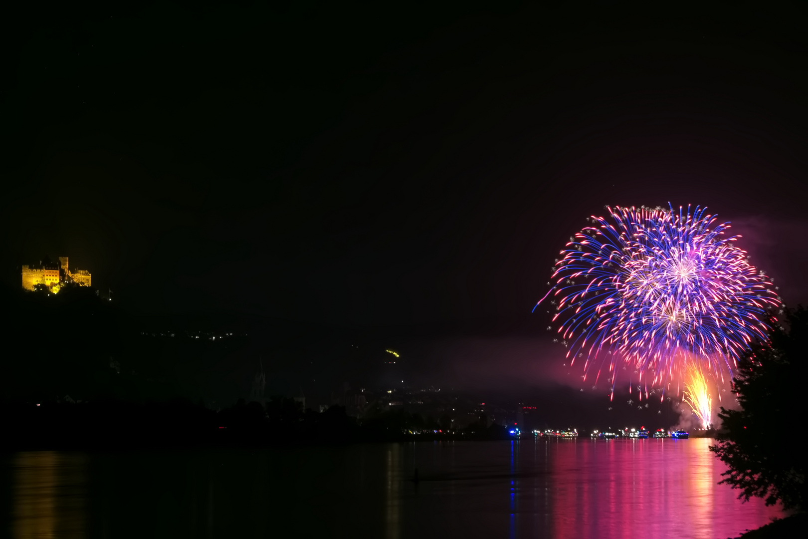 Rhein in Flammen