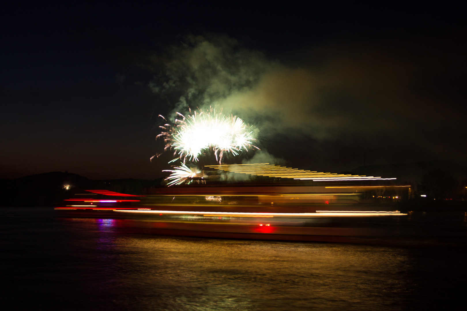 Rhein in Flammen bei Remagen