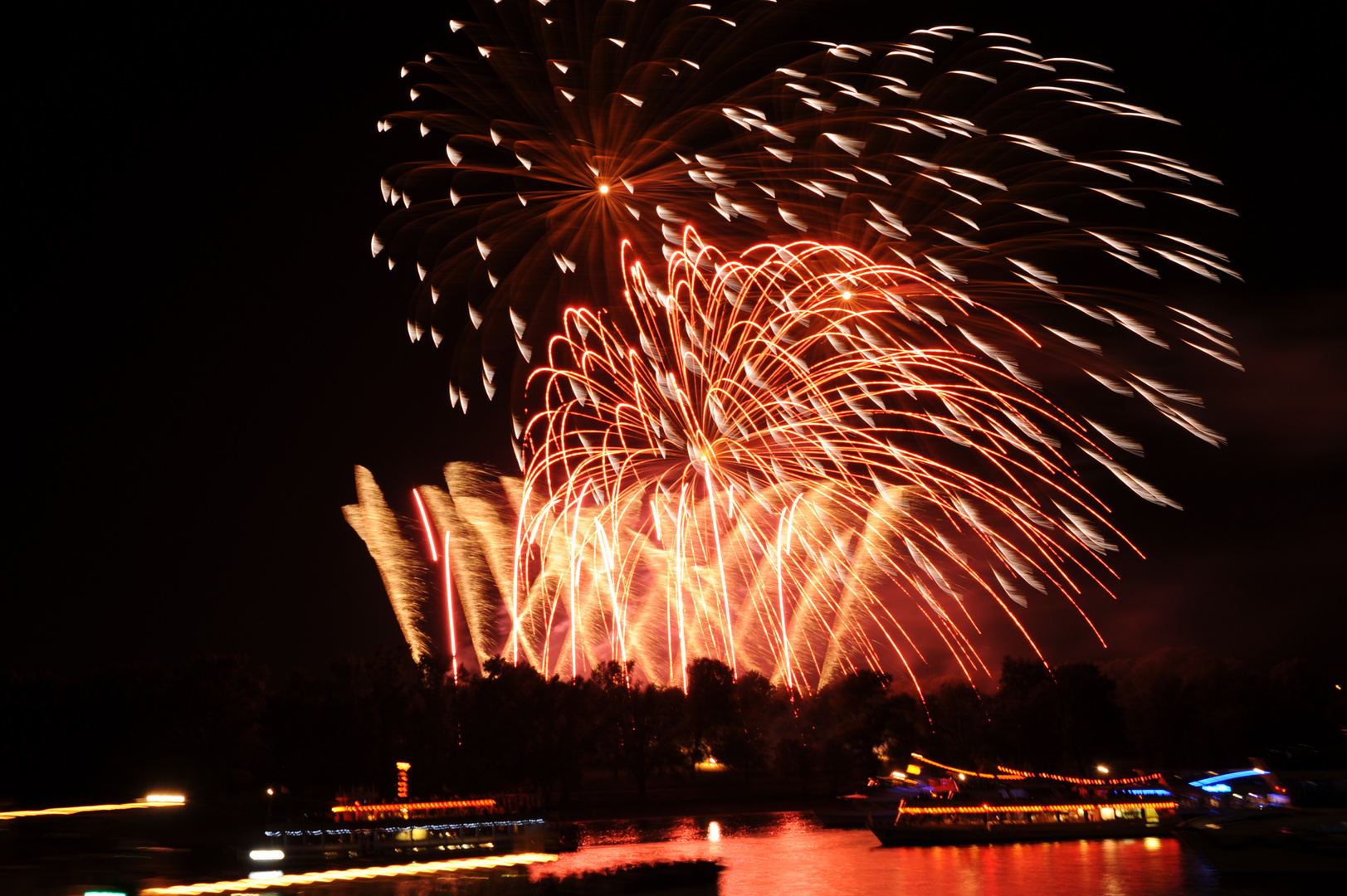 Rhein in Flammen Bonn 2011 02