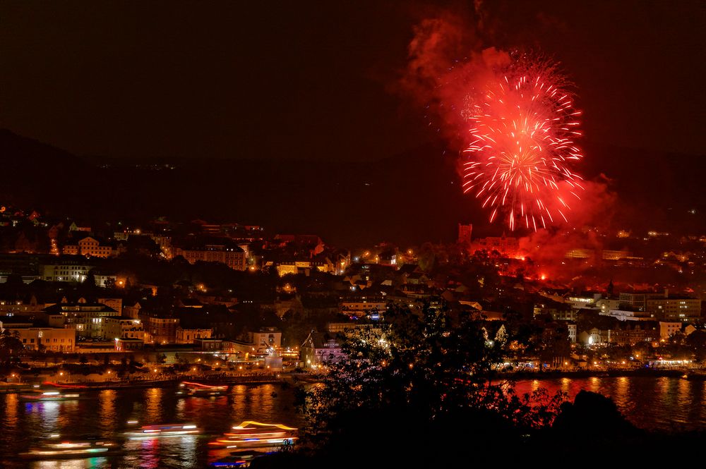 Rhein in Flammen, Feuerwerk über der Burg Klopp