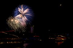 Rhein in Flammen mit Mond